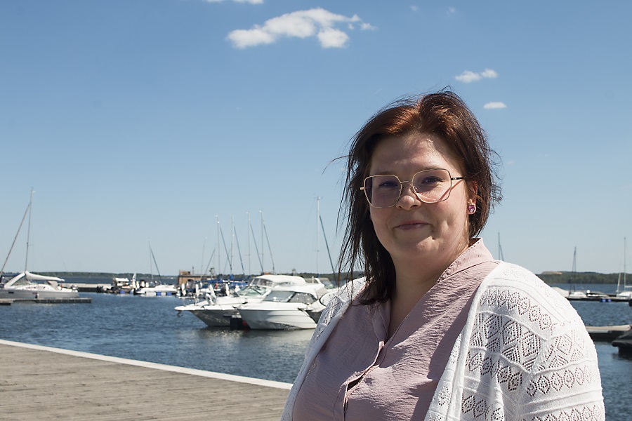 Dr. Franziska Dinter am Stadthafen in Seftenberg