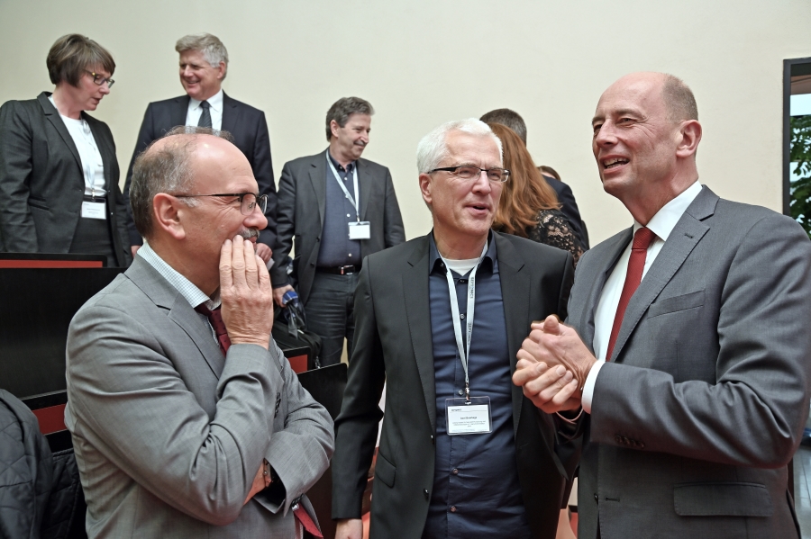 Gäste der Zehn-Jahre-Jubiläumsfeier bei SEPTOMICS